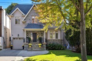4-bedroom detached home for sale in Toronto — 543 St Clements Avenue