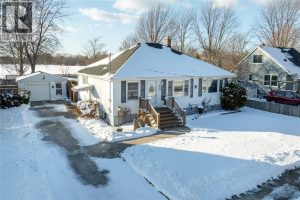 3-bedroom home for sale in Sarnia — 547 Superior Street