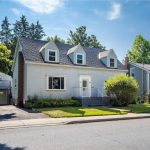 6-bedroom home for sale in Dundas — 55 Wellington Street South (Photo 3)