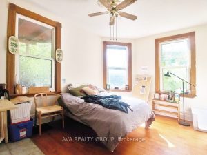 7-bedroom fourplex home for sale in Ottawa — 554 Highcroft Avenue