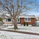 3-bedroom detached home for sale in St. Catharines — 557 Lake Street (Photo 3)