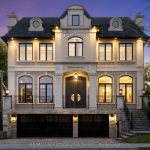 4-bedroom detached home for sale in Richmond Hill — 56 Sanderson Crescent (Photo 1)