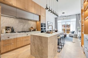 4-bedroom detached home for sale in Toronto — 566 Delaware Avenue N