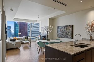 1-bedroom condo apartment for sale in Toronto — 5707 - 180 University Avenue