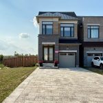 4-bedroom detached home for sale in Newmarket — 571 New England Court (Photo 1)