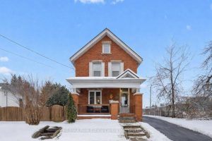 3-bedroom detached home for sale in Guelph — 572 Woolwich Street