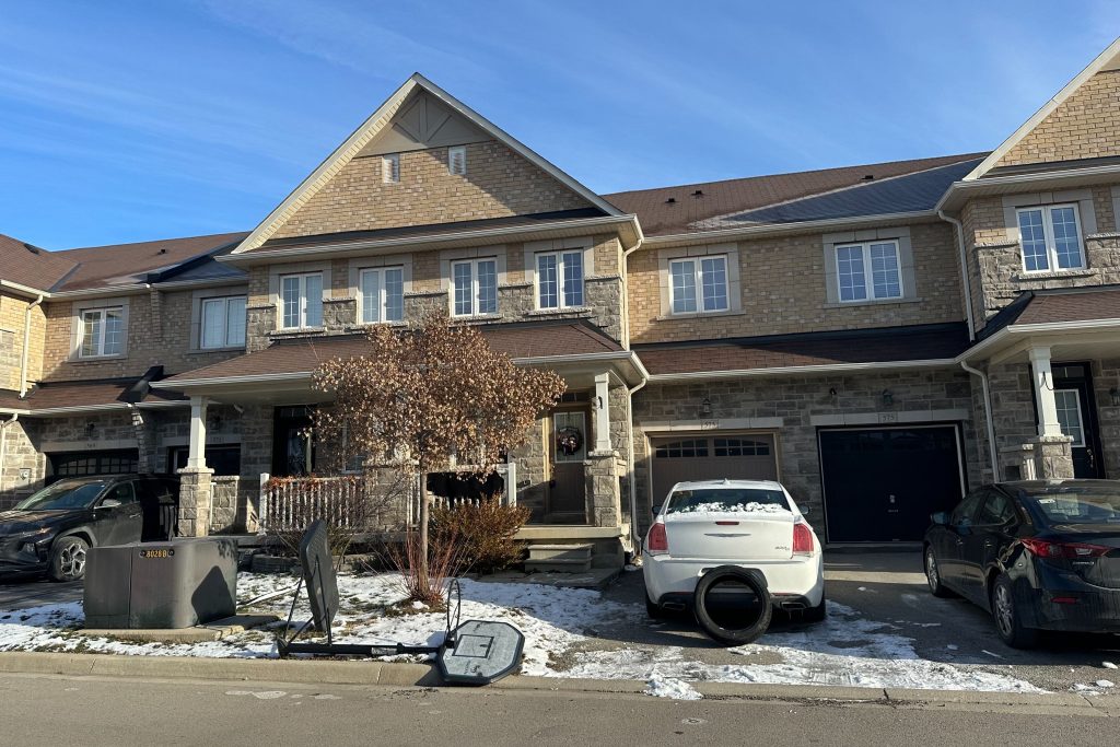 3-bedroom att/row/townhouse for rent in Milton — 573 Murray Meadows Place (Photo 1)