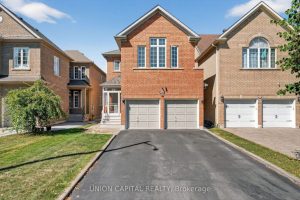 3-bedroom detached home for sale in Richmond Hill — 58 Golden Oak Avenue