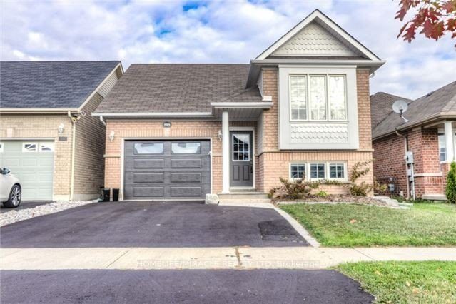 3-bedroom duplex home for rent in Oshawa — 584 Falconridge Drive (Photo 1)