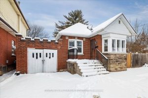 2-bedroom detached home for sale in Hamilton — 59 Longwood Road N