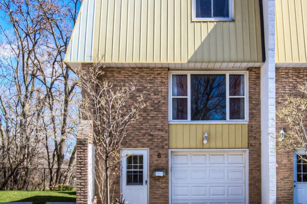 3-bedroom condo townhouse for sale in Kitchener — 6 - 70 Morgan Avenue (Photo 1)