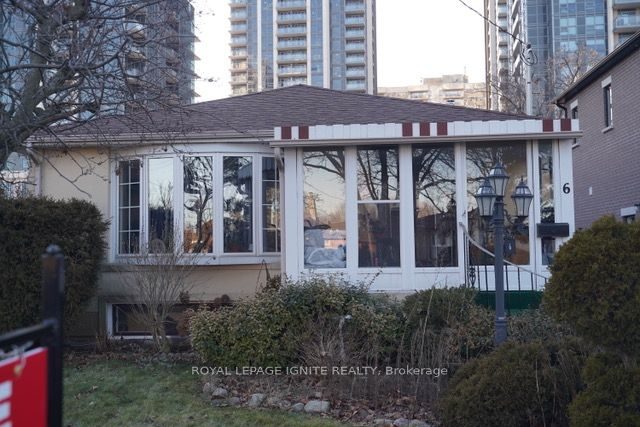 3-bedroom detached home for sale in Toronto — 6 Clementine Square (Photo 1)