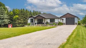 1-bedroom detached home for sale in Brant — 6 Kings Lane