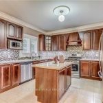 1-bedroom detached home for rent in Toronto — 6 Mirrow Court (Photo 3)