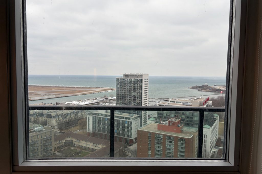 2-bedroom condo apartment for rent in Toronto — 600 Fleet Street (Photo 1)