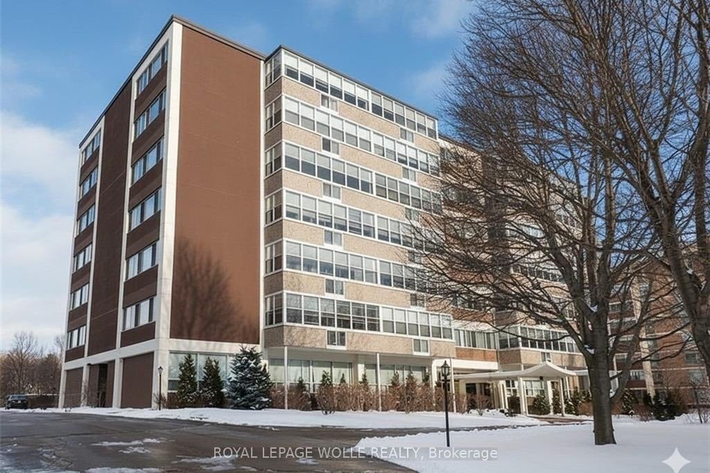 2-bedroom condo apartment for sale in Waterloo — 603 - 45 Westmount Road N (Photo 1)