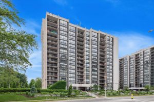 3-bedroom condo apartment for sale in Oakville — 604 - 2185 Marine Drive
