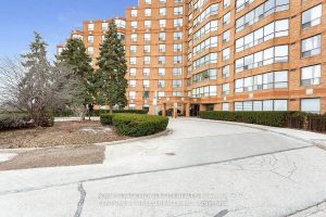 1-bedroom condo apartment for sale in Toronto — 604 - 6 Humberline Drive