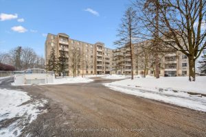 3-bedroom condo apartment for sale in Guelph — 607 - 93 Westwood Road