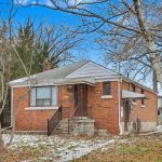 2-bedroom duplex home for sale in Mississauga — 607 Drymen Crescent (Photo 2)