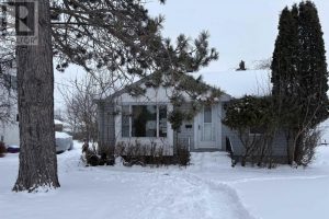 2-bedroom home for sale in Fort Frances — 609 Second Street W