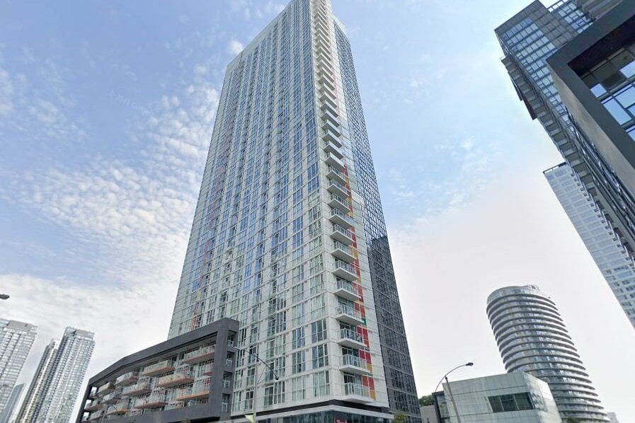 1-bedroom condo apartment for sale in Toronto — 619 - 85 Queens Wharf Road (Photo 1)