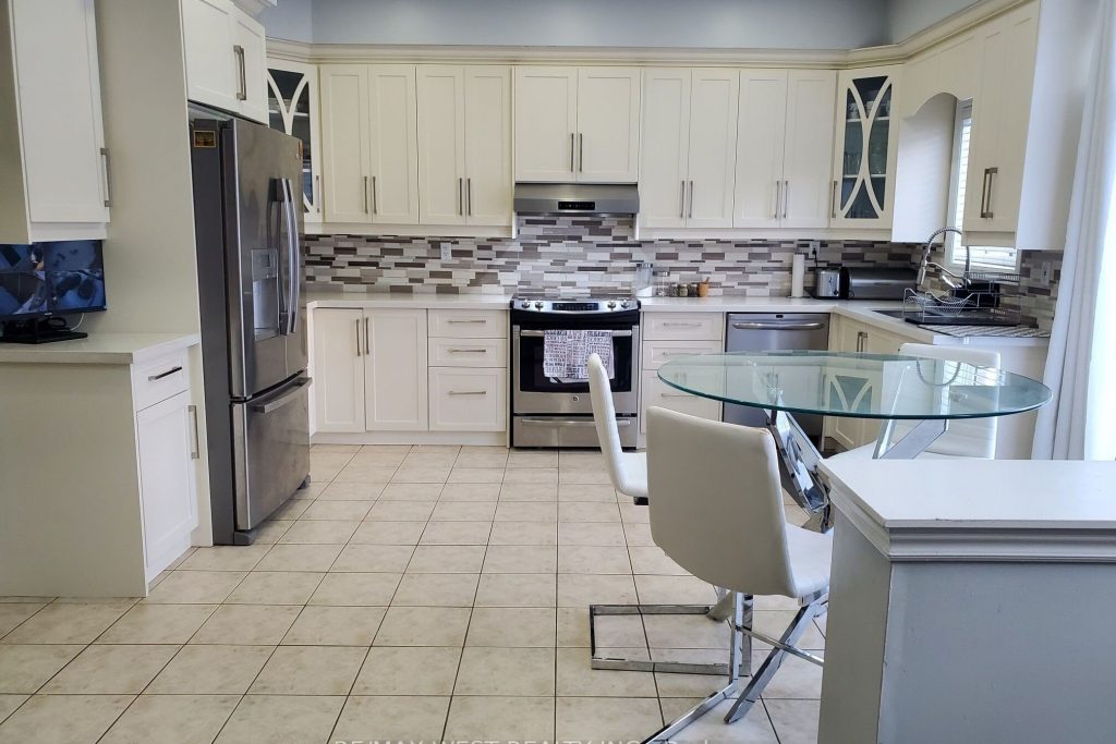 4-bedroom detached home for rent in Brampton — 63 Village Lake Crescent (Photo 1)