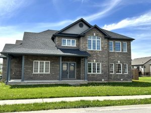 4-bedroom detached home for rent in Niagara Falls — 6313 Dores Drive