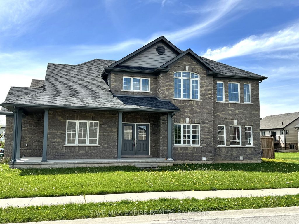 4-bedroom detached home for rent in Niagara Falls — 6313 Dores Drive (Photo 1)