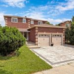 5-bedroom detached home for sale in Richmond Hill — 64 Mandel Crescent (Photo 2)