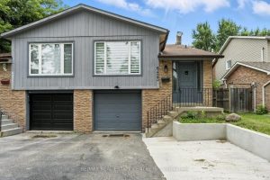 4-bedroom semi-detached home for sale in Mississauga — 6423 Chaumont Crescent