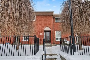 3-bedroom condo townhouse for sale in Guelph — 66 - 49 Rhonda Road