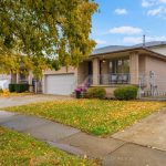 4-bedroom detached home for sale in Hamilton — 66 Ellington Avenue (Photo 3)