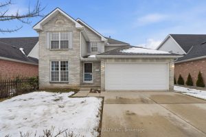 3-bedroom detached home for sale in Cambridge — 68 Fairlake Drive