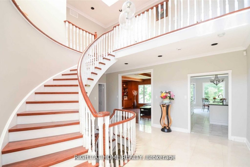 4-bedroom detached home for rent in Toronto — 69 Clarinda Drive (Photo 1)
