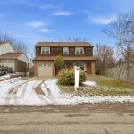 4-bedroom detached home for rent in Brampton — 69 Lorraine Crescent (Photo 3)