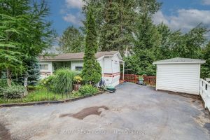 1-bedroom mobiletrailer home for sale in Centre Wellington — 691 Oak Crescent