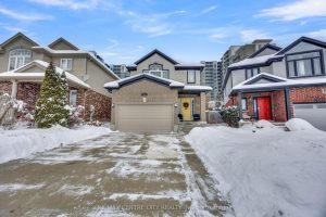 3-bedroom detached home for sale in London South — 6929 Vallas Circle