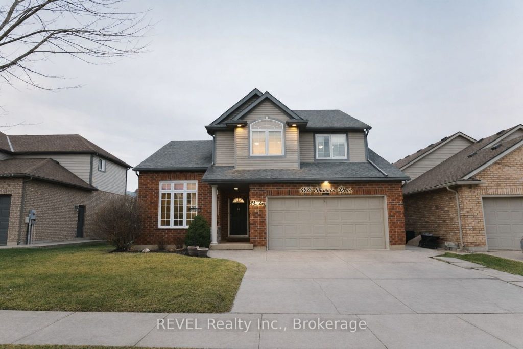3-bedroom detached home for sale in Niagara Falls — 6978 Shannon Drive (Photo 1)