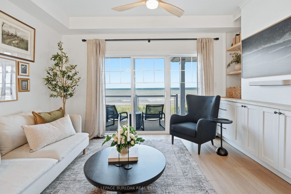 2-bedroom condo townhouse for sale in Hamilton — 7 - 337 Beach Boulevard (Photo 1)