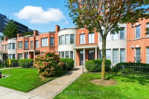 3-bedroom condo townhouse for sale in Burlington — 7 - 442 Maple Avenue