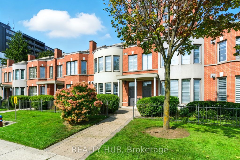 3-bedroom condo townhouse for sale in Burlington — 7 - 442 Maple Avenue (Photo 1)