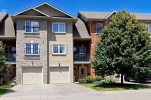 3-bedroom condo townhouse for sale in Barrie — 7 - 57 Ferndale Drive S