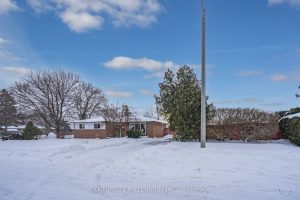 3-bedroom detached home for sale in Brampton — 7 Drayton Crescent