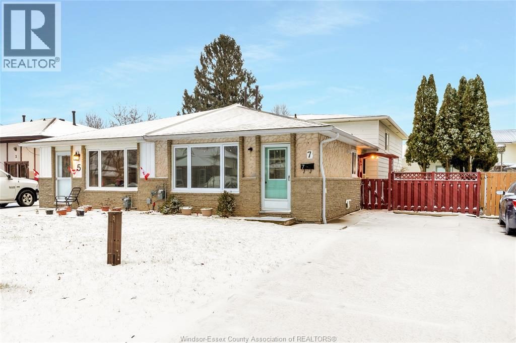 4-bedroom home for sale in Leamington — 7 Satinwood (Photo 1)