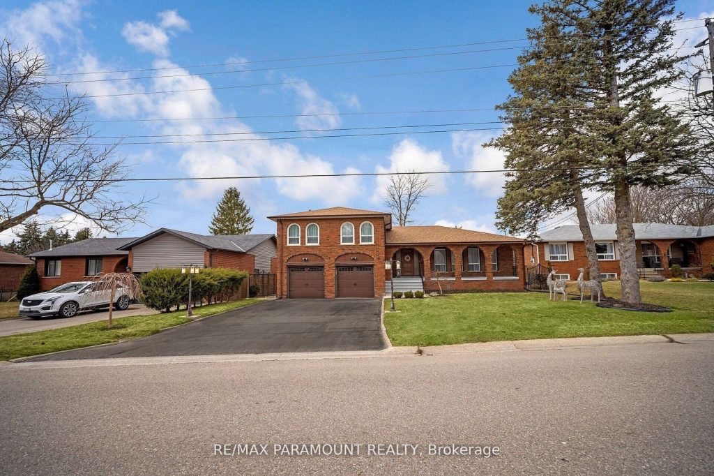 4-bedroom detached home for sale in Caledon — 7 Walker Road E (Photo 1)