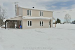 3-bedroom detached home for sale in Horton — 700 Storyland Road