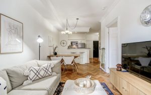 1-bedroom condo apartment for sale in Toronto — 703 - 120 Lombard Street
