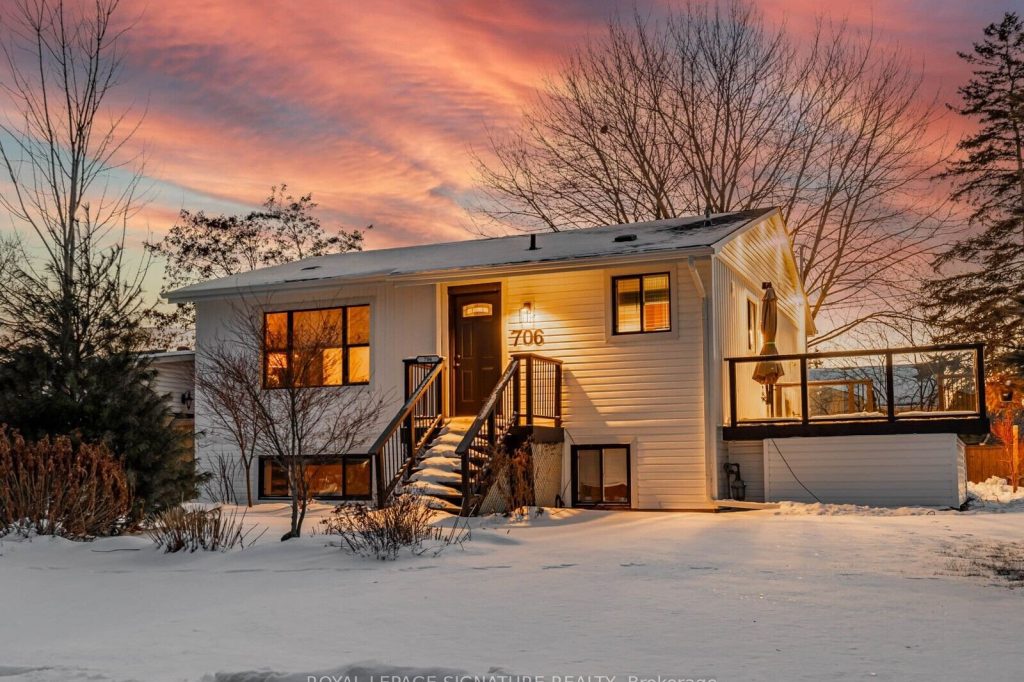 3-bedroom detached home for sale in Pickering — 706 Annland Street (Photo 1)