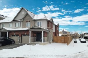 3-bedroom att/row/townhouse for sale in Hamilton — 71 Bradbury Road